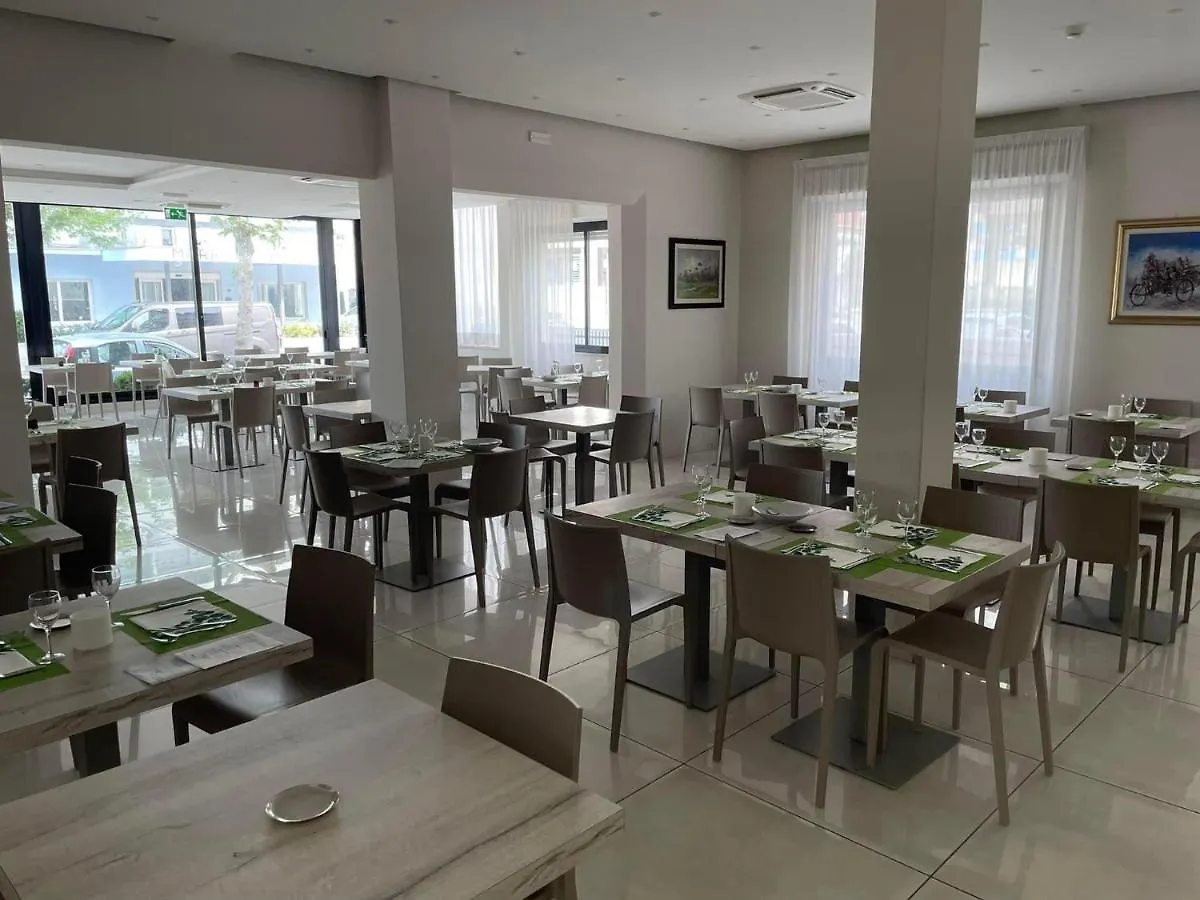 Hotel Astra Riccione 3*,