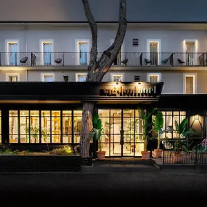Vagabond Hotel